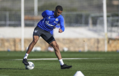 购彩平台app哪个最好:米兰想签沙尔克的防线新星蒂奥